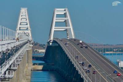 За год по Крымскому мосту проехало более 65 тысяч пассажиров пригородных поездов
