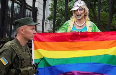 Украина собралась послать в Донбасс гей-батальон ВСУ