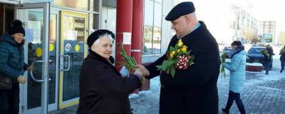В Электрогорске прошла акция «Дарите женщинам цветы!»