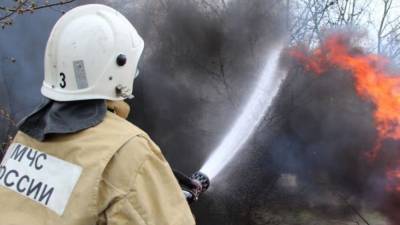 Ночной пожар уничтожил развлекательный центр в Урюпинске