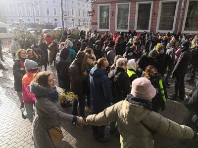 Как петербургские феминистки отметили 8 марта. Репортаж Znak.com