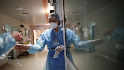 Во Франции за сутки выявили более 5 тысяч случаев коронавируса