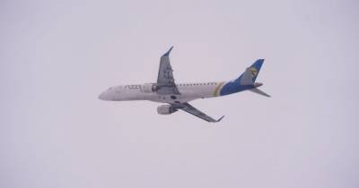 Необычная экскурсия: низко над Киевом впервые пролетел большой пассажирский самолет