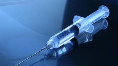 Госдеп обвинил Россию в распространении фейков о вакцинах в США