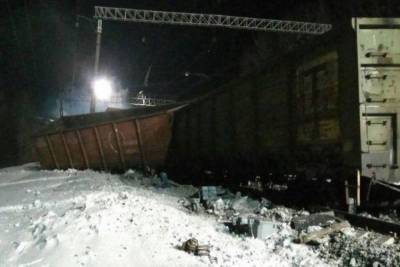 Прибытие поезда в Томск задерживается из-за крушения вагонов с углем в Забайкалье