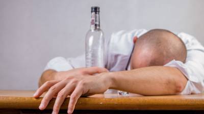 Россиянам могут запретить занимать руководящие посты при алкоголизме