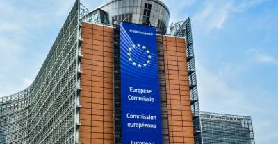 "Устала быть козлом отпущения": Глава Еврокомиссии раскритиковала производителей вакцины за срыв сроков поставки в ЕС