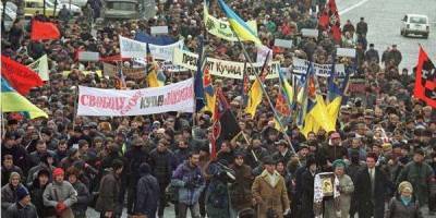 Почти Майдан. Ровно 20 лет назад дракой с Беркутом в Киеве завершилась акция Украина без Кучмы — что тогда произошло, фото, видео