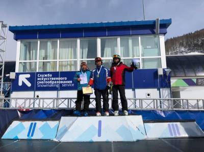На Сахалине провели горнолыжные соревнования среди ветеранов и любителей