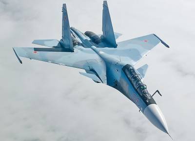Два российских Су-30 заставили пуститься в бега сразу восемь американских F-16