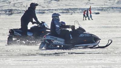 Трое туристов уехали кататься на снегоходах и пропали в хакасской тайге