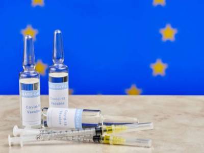 ЕК «устала быть козлом отпущения» за сбои поставок вакцины