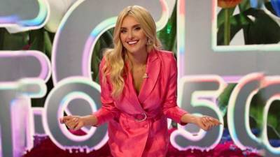 Ирина Федишин очаровала стильным образом в розовом жакете: красивый снимок