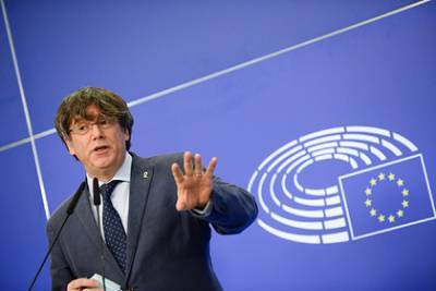 Европарламент лишил неприкосновенности мятежного главу Каталонии