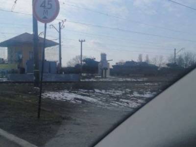 В Днепропетровске заметили танки, перебрасываемые на Донбасс
