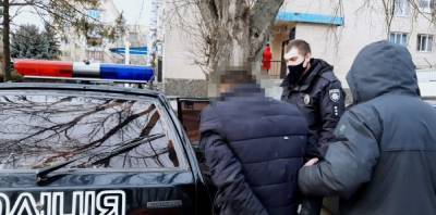 На Харьковщине неадекват покусал полицейского, пострадавший попал в больницу: суд вынес приговор