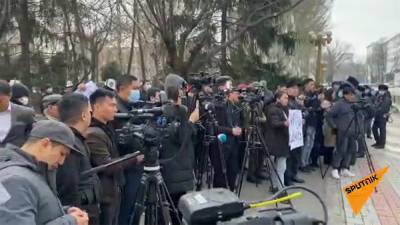 В Кыргызстане снова вспыхнули протесты: люди выступают против изменений в Конституции