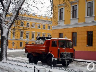 В Одессе планируют отказаться от песка и соли во время гололеда