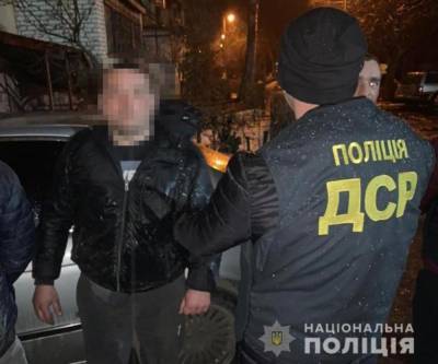 Притворялись полицейскими: во Львове банда рэкетиров похищала людей и требовала выкуп – фото