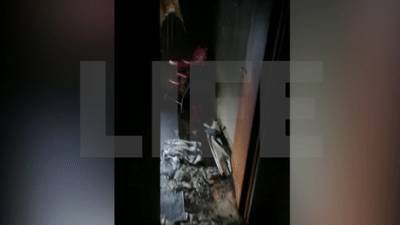 На Сахалине трое малышей погибли в страшном пожаре, пока пьяная мать была в магазине — видео