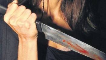 Злодейка спрятала окровавленный нож в подъезде дома в Вологде