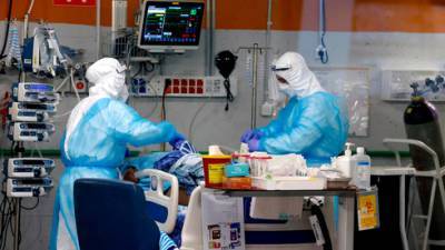 Не привился - заразился: 27-летний израильтянин при смерти в больнице "Шиба"