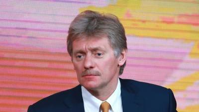 Песков сообщил о контролируемой ситуации с ценами на продукты в РФ