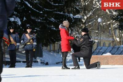 Присяга полицейских в Сыктывкаре закончилась предложением руки и сердца