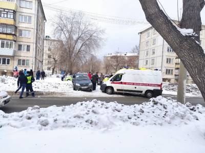 В Магнитогорске такси вылетело с дороги и сбило восьмилетнюю девочку