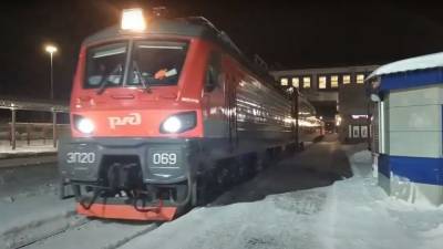 Двухэтажные вагоны замечены на вокзале в Кирове