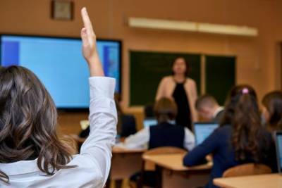 В Чебоксарах десяти школам помогут подтянуть успеваемость учеников
