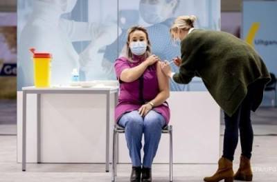 Вакцинироваться в Украине хотят более 190 тысяч человек