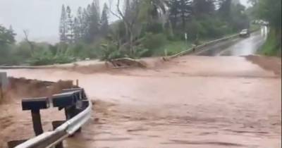 На Гавайях объявили эвакуацию из-за прорыва дамбы (видео)