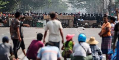 Что происходит в Мьянме на протестах против переворота - Не менее 40 человек арестовали - ТЕЛЕГРАФ