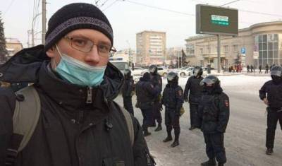 Уволенный после митинга преподаватель новосибирского колледжа обратился в суд