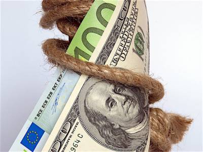 Биржевой курс евро опустился ниже 88 рублей, доллар — ниже 74