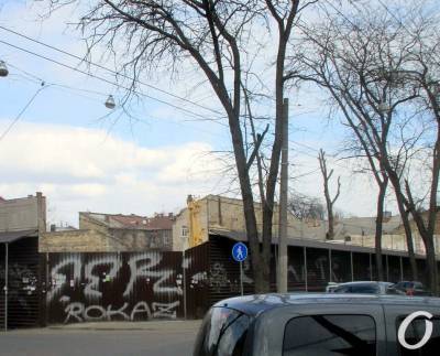 Адрес есть, а дома нет: в Одессе демонтировали обрушившееся здание на Торговой (фото)