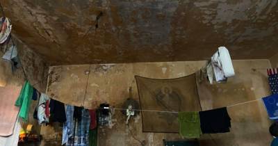Грибок на стенах и мало мест: Офис омбудсмена показал условия содержания в Киевском СИЗО (фото)