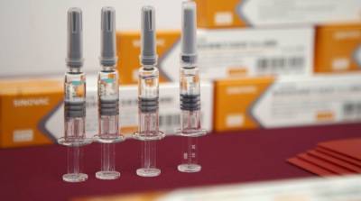 Украина одобрила применение китайской вакцины Sinovac