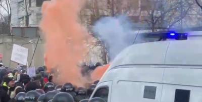 Заседание по избранию меры пресечения для Кузьменко и Антоненко перенесли из-за болезни, начались протесты, видео - ТЕЛЕГРАФ