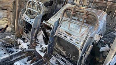 Жительница Петербурга подозревает в поджоге своей машины управляющую компанию