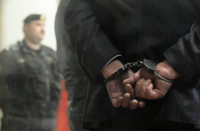 В Северной Осетии по делу о взятке арестованы полковник и майор полиции