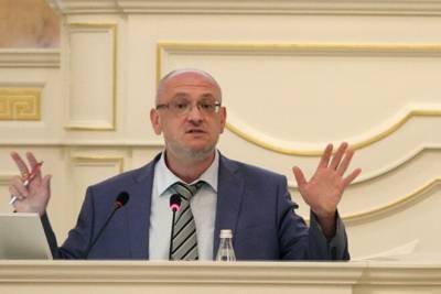 Петербургский депутат Максим Резник был обнаружен в нарколаборатории во время обыска