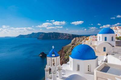 Власти Греции планируют открыть границы для туристов в середине мая