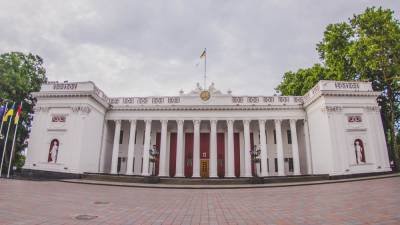 Чиновники Одессы будут учить украинский: на курсы выделят более 100 тысяч
