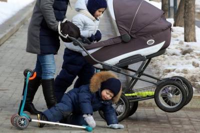 Путин расширил закон о приоритете отпусков для многодетных