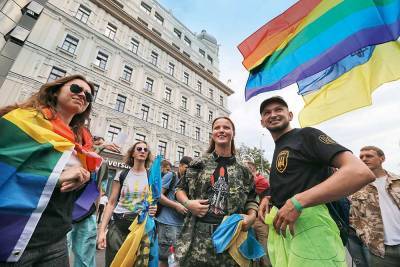 Украинские наци без раздумий легли под ЛГБТ ради грантов США