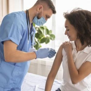 В Польше сделали более 4 млн прививок от коронавируса