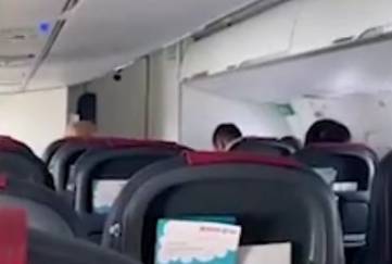 Украинский блогер под видом пилота посоветовал россиянам выпрыгнуть с самолета