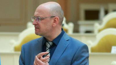 Милонов призвал Резника объясниться за скандал с "нарколабораторией"